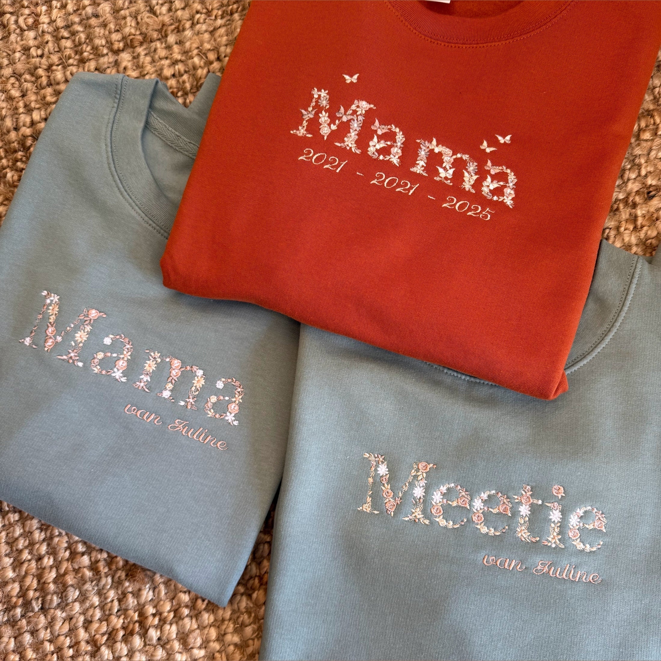 Mama sweater - dames sweater - borduren - bloemen- Caro B Handmade