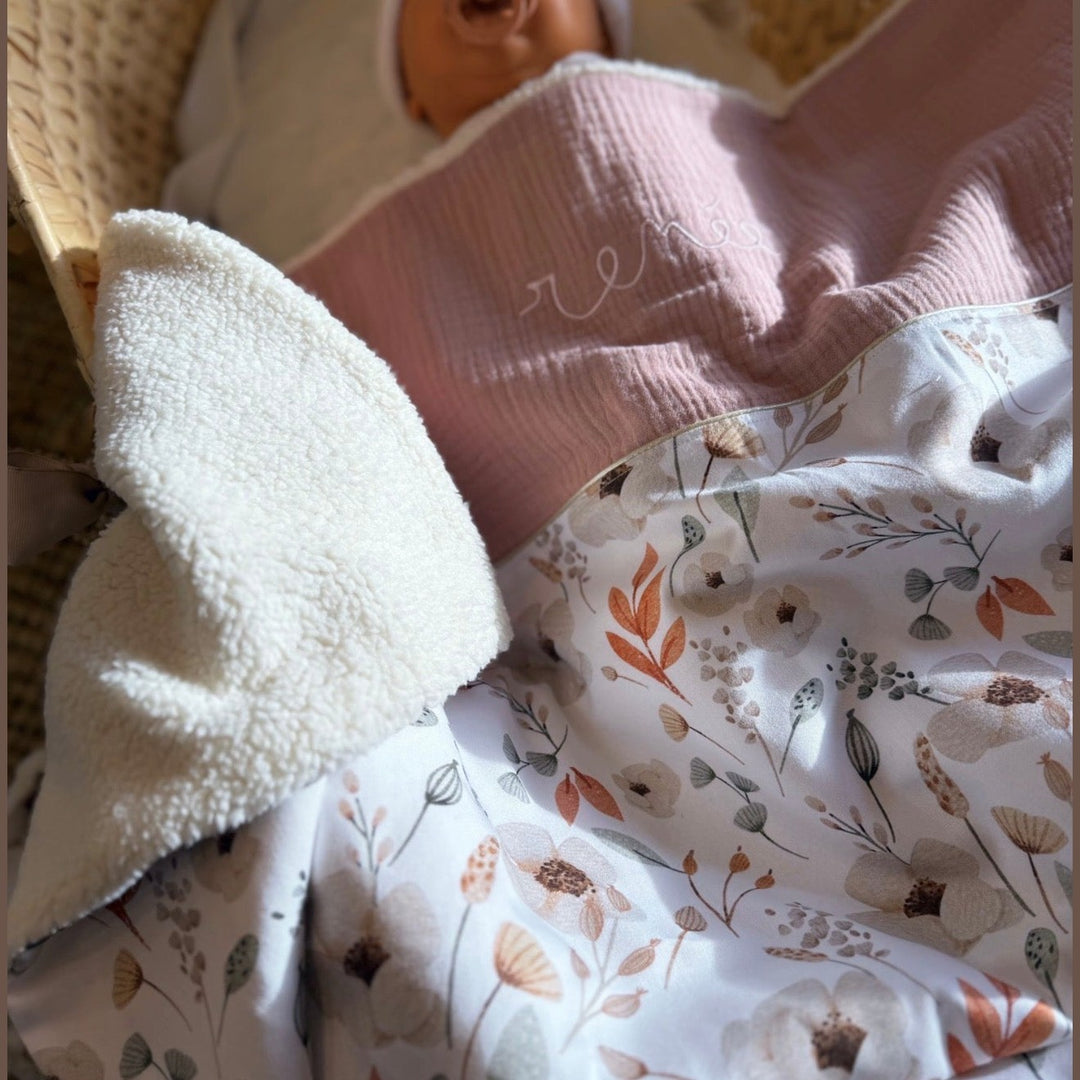 Handgemaakt Babydeken Bloemen of Blad – Exclusieve Stoffen & met Naam Caro B Handmade