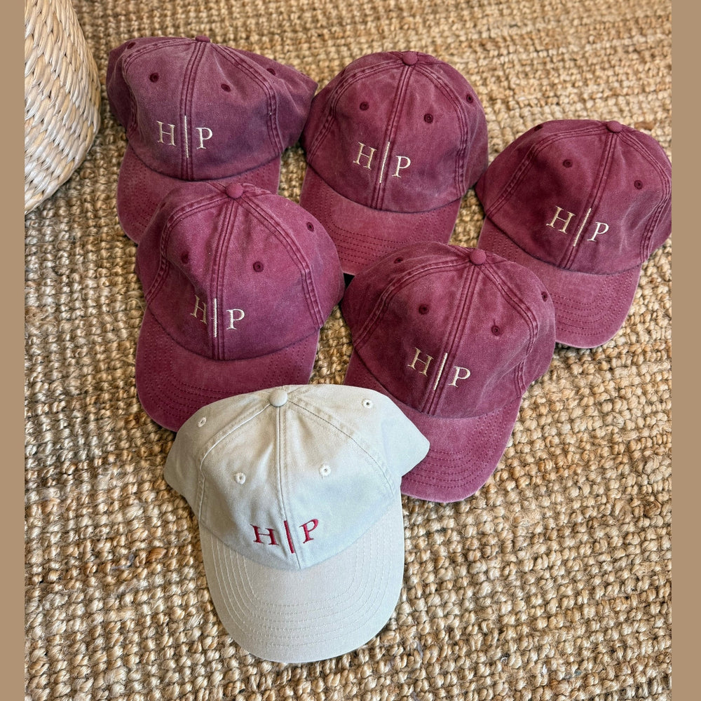 Trouwpakket: 6 petten met initialen Caro B Handmade - Signature Collection