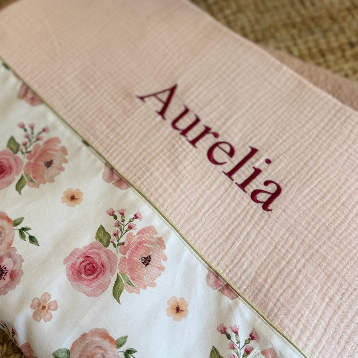 Handgemaakt Babydeken Bloemen of Blad – Exclusieve Stoffen & met Naam Caro B Handmade