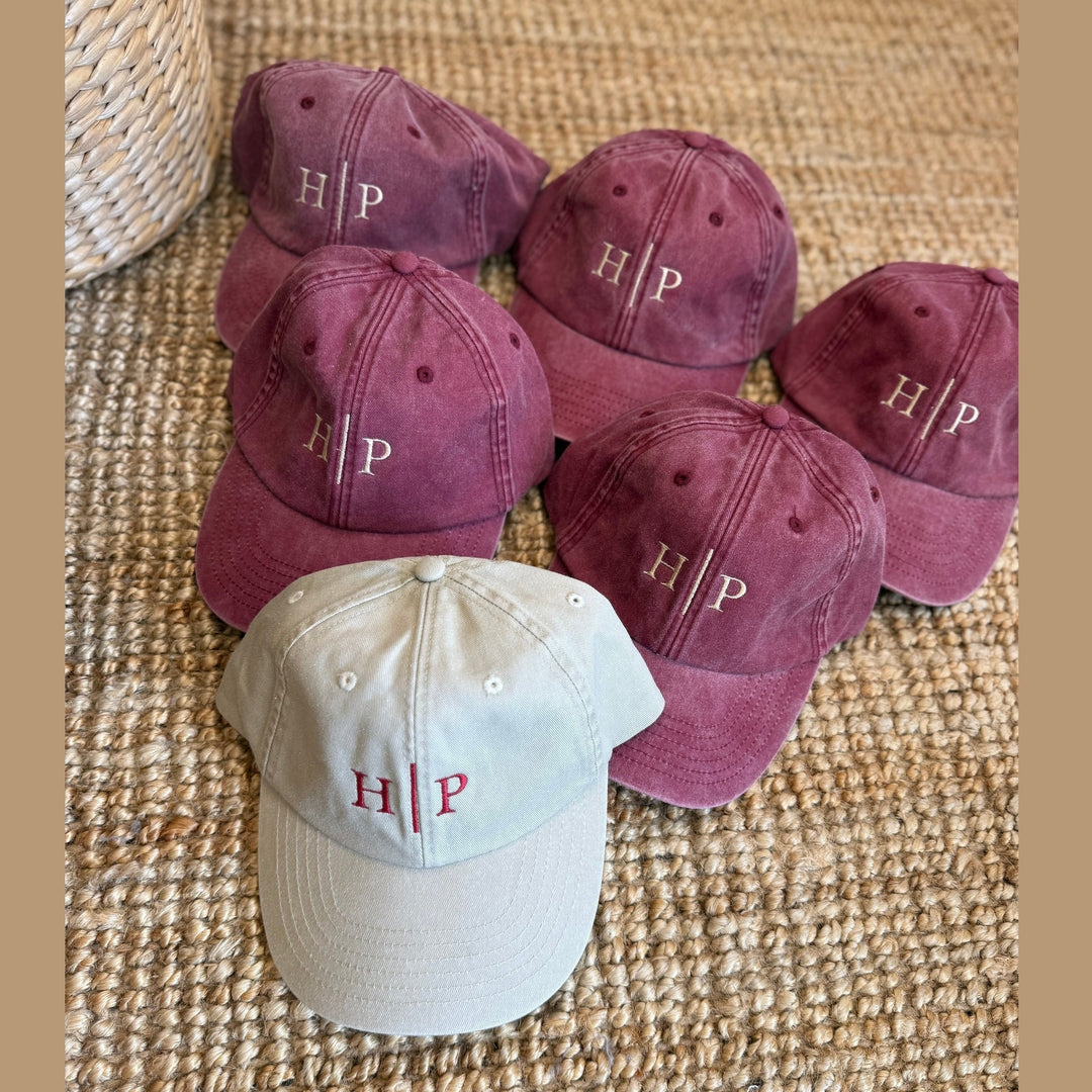 Trouwpakket: 6 petten met initialen Caro B Handmade - Signature Collection