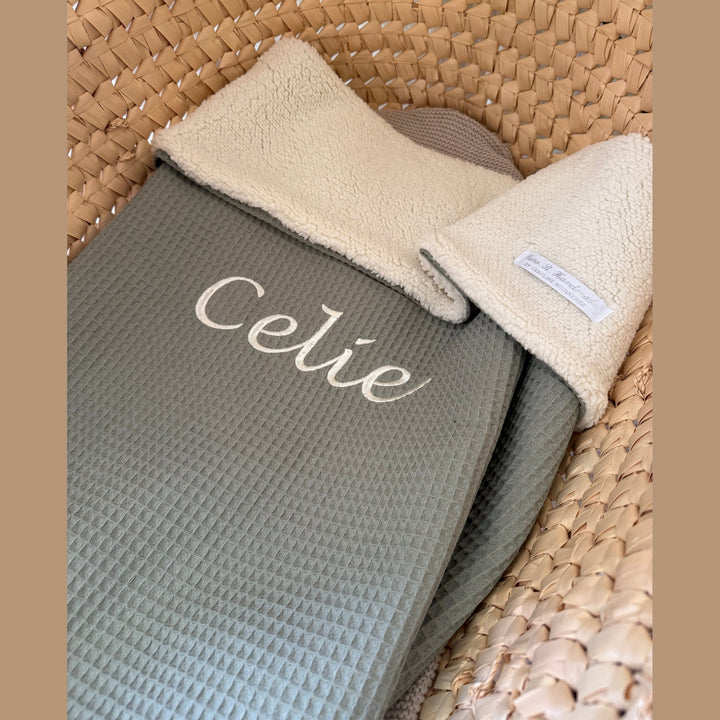 Babydeken in teddy & wafelstof - Handgemaakt & geborduurd - Zelf samen te stellen Caro B Handmade