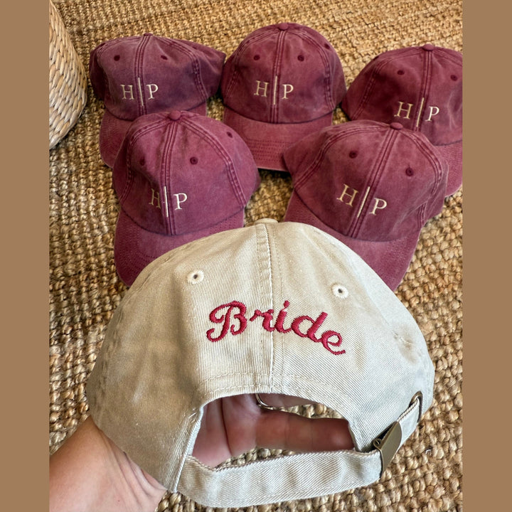 Trouwpakket: 6 petten met initialen Caro B Handmade - Signature Collection