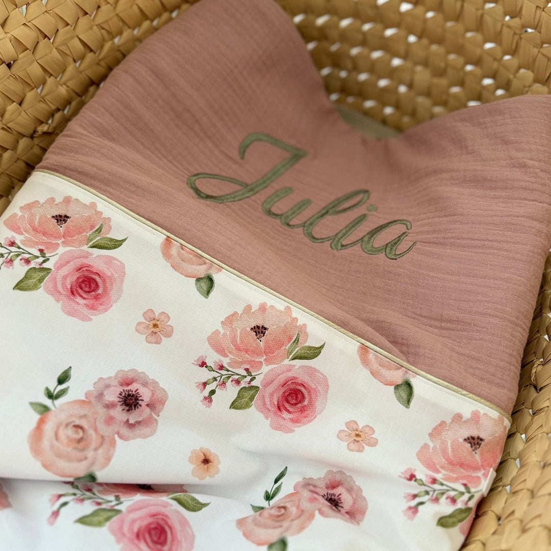 Handgemaakt Babydeken Bloemen of Blad – Exclusieve Stoffen & met Naam Caro B Handmade