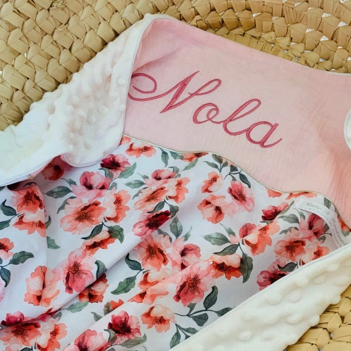 Handgemaakt Babydeken Bloemen of Blad – Exclusieve Stoffen & met Naam Caro B Handmade