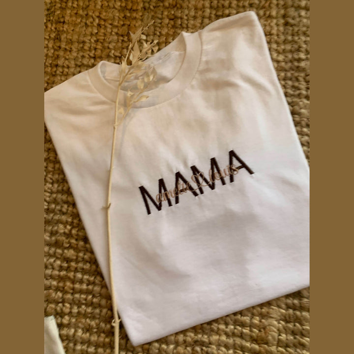 Geborduurde t-shirt voor mama, metie, oma - Moederdag - Caro B Handmade