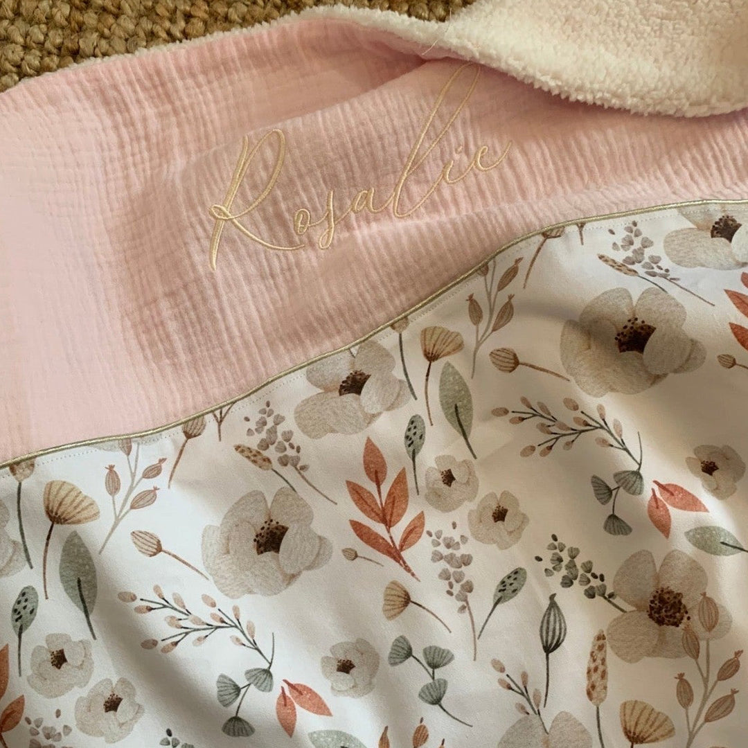 Handgemaakt Babydeken Bloemen of Blad – Exclusieve Stoffen & met Naam Caro B Handmade