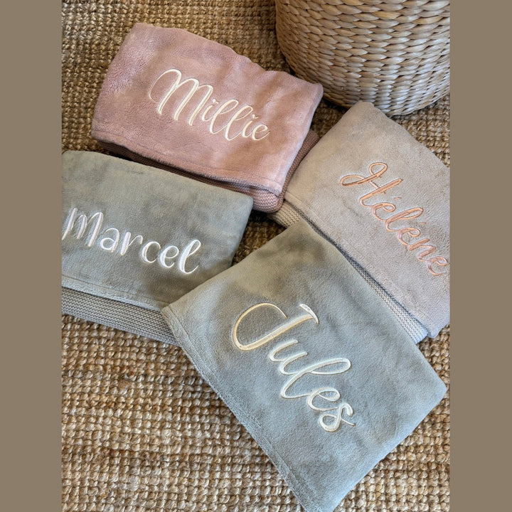 Babydeken Basic Knit Fleece – Gepersonaliseerd met naam Jollein