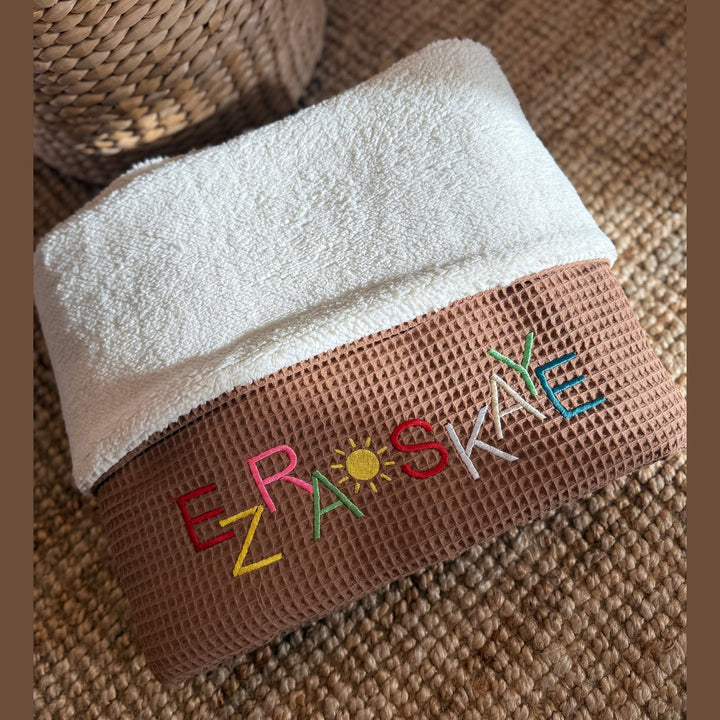 Babydeken in teddy & wafelstof - Handgemaakt & geborduurd - Zelf samen te stellen Caro B Handmade