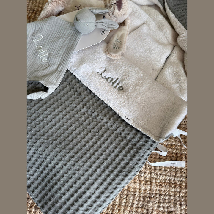 Voetenzak Wafel/teddy Oslo met Naam - Borduren - Natural Koeka