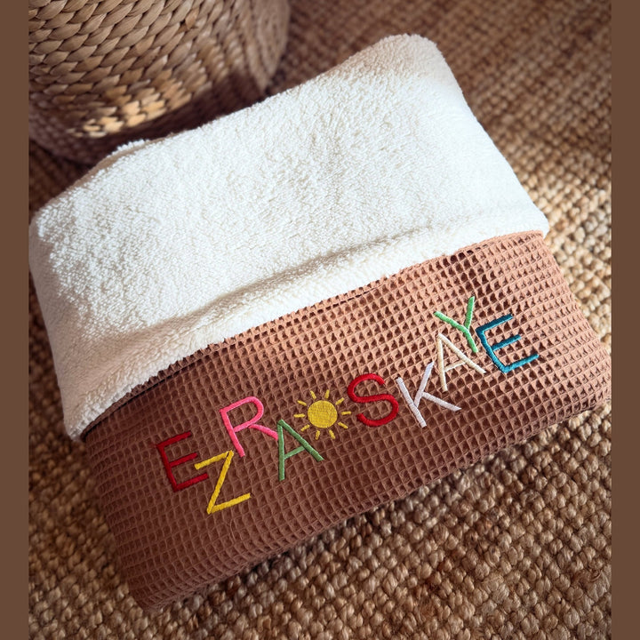 Babydeken in teddy & wafelstof - Handgemaakt & geborduurd - Zelf samen te stellen Caro B Handmade