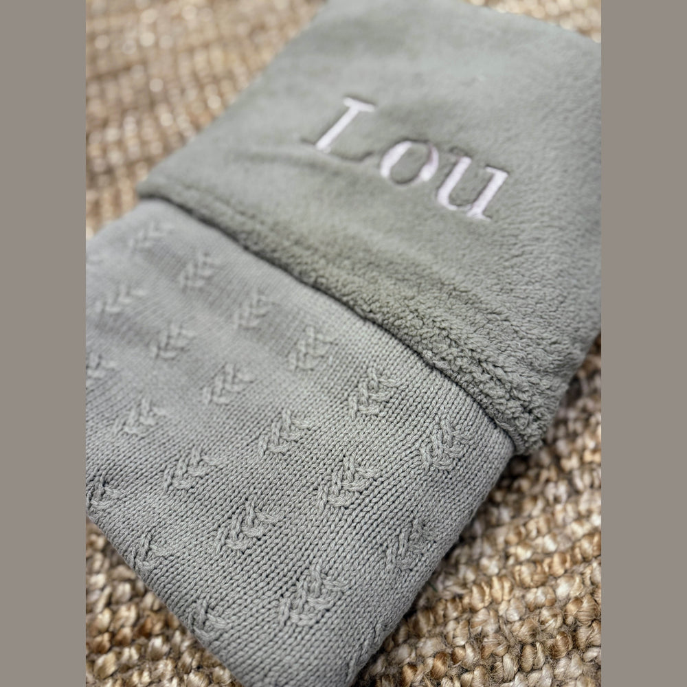 Jollein Babydeken Grain Knit met Naam - Borduren - Olive Green/Velvet - Caro B Handmade