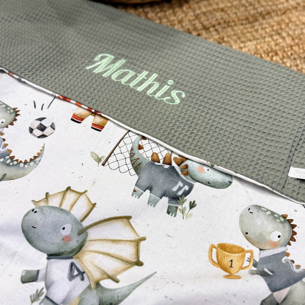 Handgemaakt Babydeken Dino's – Exclusieve Stoffen & met Naam Caro B Handmade