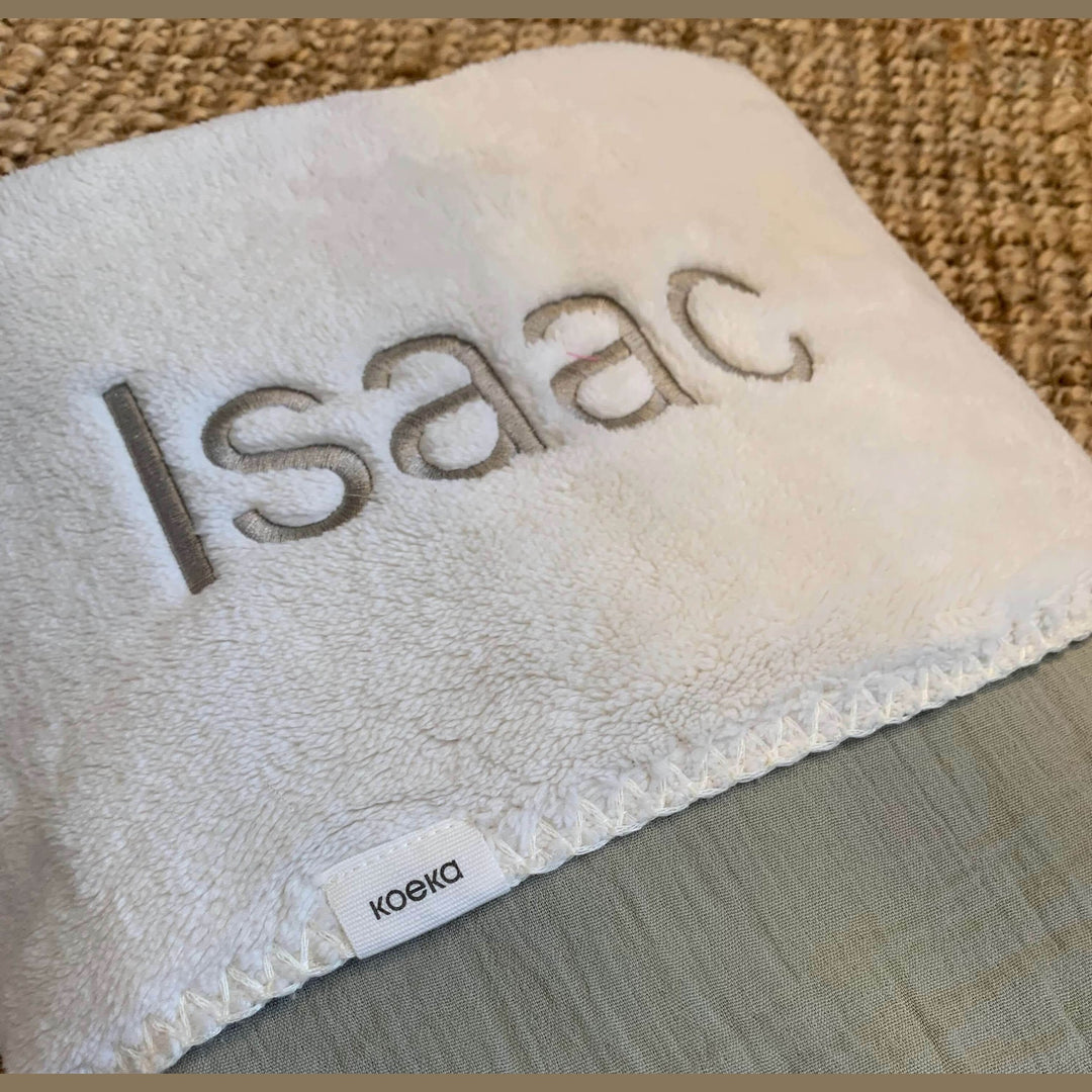 Koeka Babydeken Teddy Faro met Naam - Borduren - Sage - Caro B Handmade