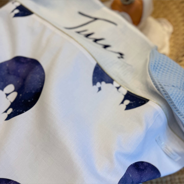 Babydeken op basis van het geboortekaartje - Geborduurd met naam