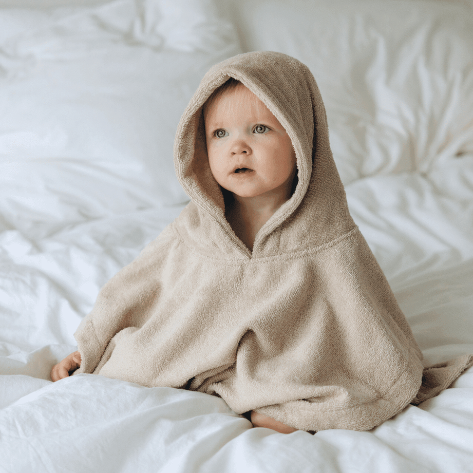 Badponcho met naam - Badstof - Borduren - Caro B Handmade