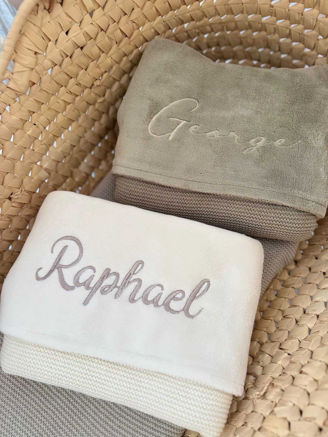 Couverture bébé tricotée en polaire - Jollein - Brodée du prénom - Beige