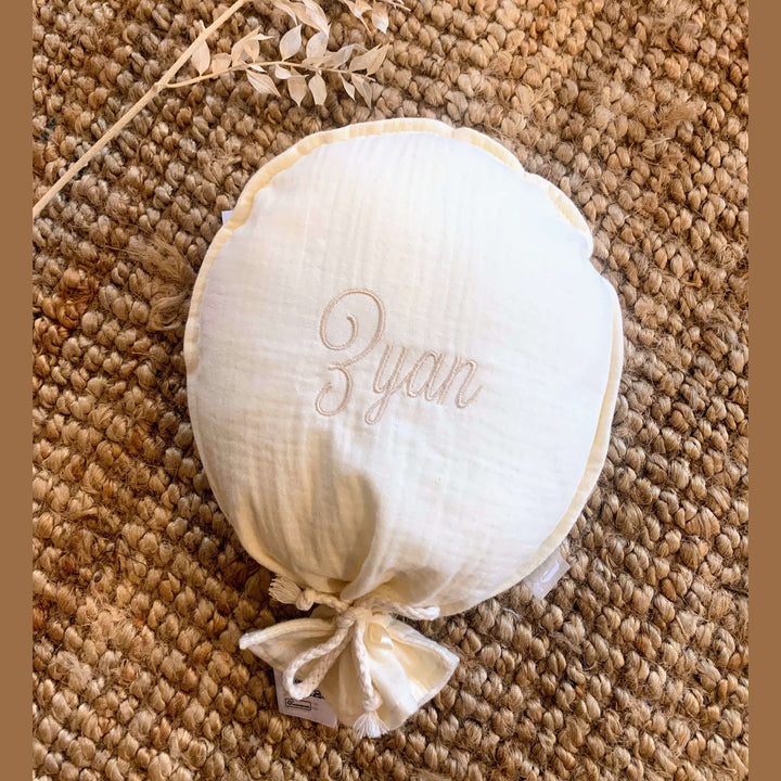 Jollein - ballon - stoffen ballon - geborduurd met naam - Jollein - winkel - babydeken - mama sweater - borduren 