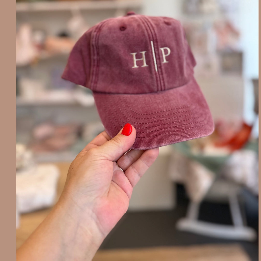 Trouwpakket: 6 petten met initialen Caro B Handmade - Signature Collection