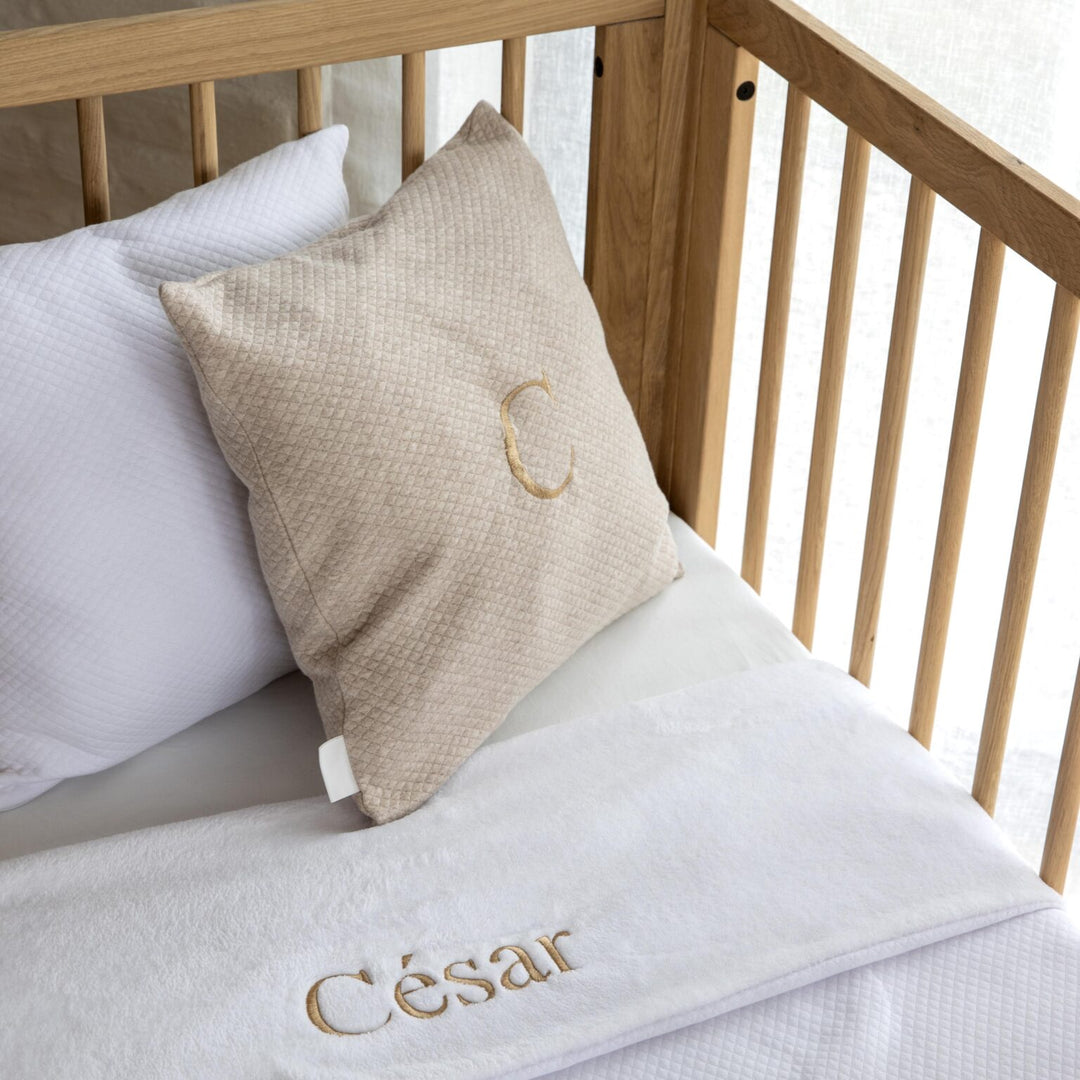 Babydeken in losange & fleece - Geborduurd met naam - Caro B Handmade