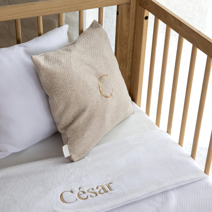 Babydeken in losange & fleece - Geborduurd met naam - Caro B Handmade