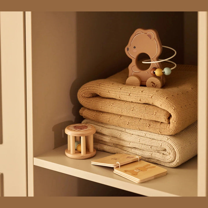Couverture bébé tricotée en polaire - Jollein - Brodée du prénom - Beige