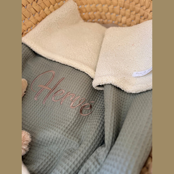 Babydeken in teddy & wafelstof - Handgemaakt & geborduurd - Zelf samen te stellen Caro B Handmade