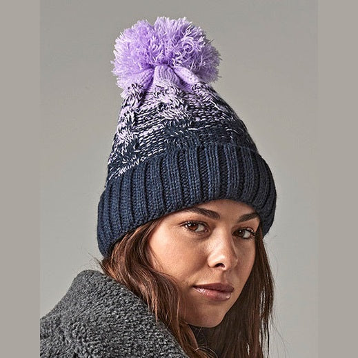 Muts met naam in fleece met pompon - Wintermuts - Borduren Caro B Make It Yours