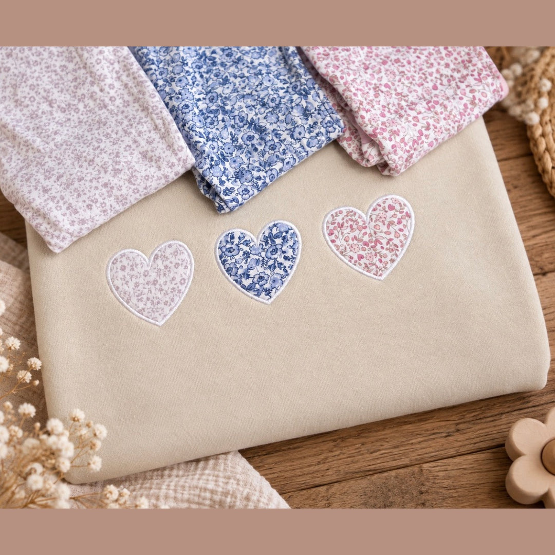 Gepersonaliseerde Mama Sweater met 3 Hartjes en Babykleding