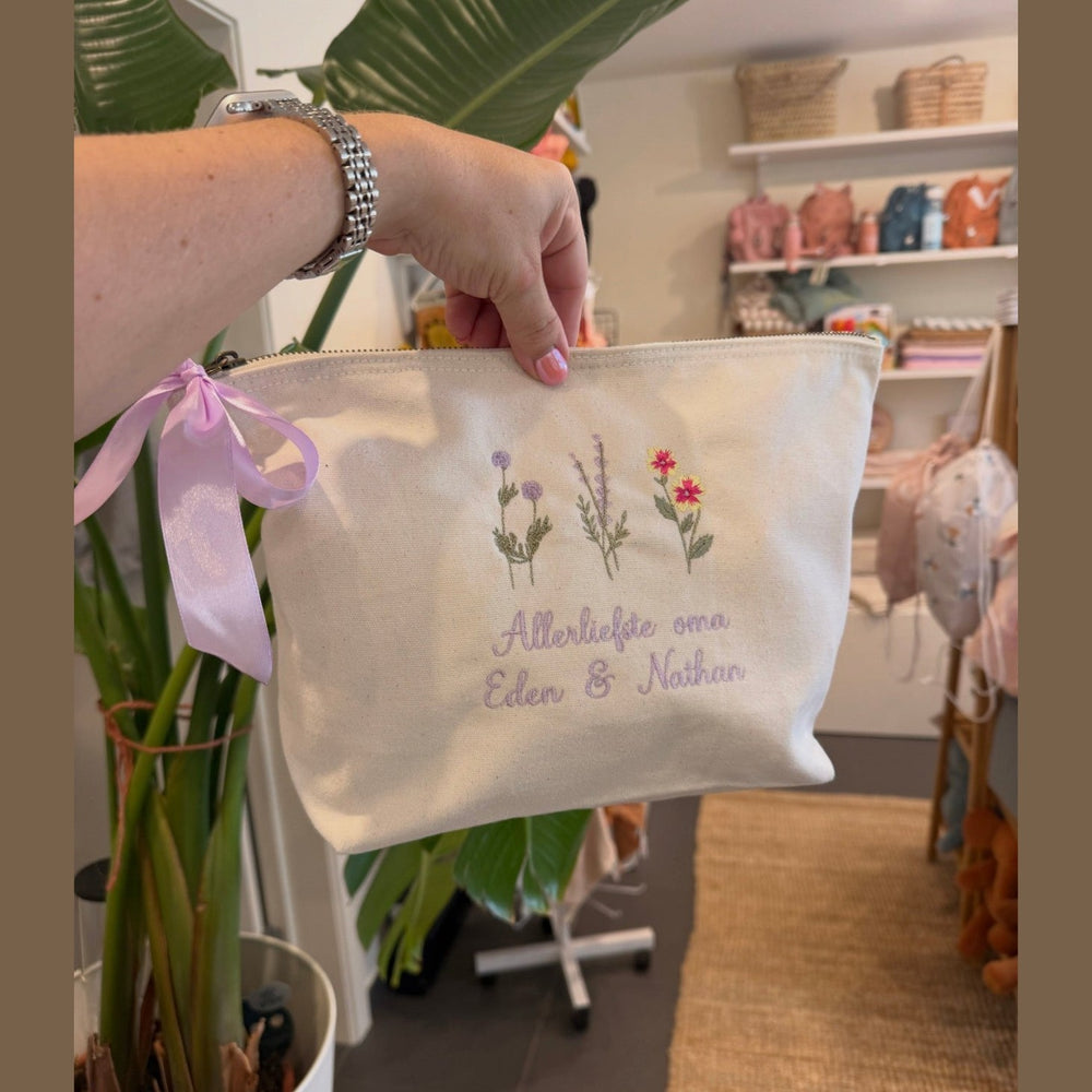 Toilettas met naam - Moederdag - Geborduurd & gepersonaliseerd Caro B Handmade - Signature Collection