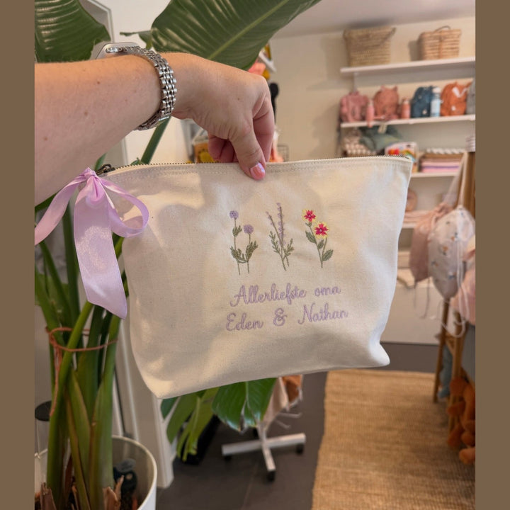 Toilettas met naam - Moederdag - Geborduurd & gepersonaliseerd Caro B Handmade - Signature Collection