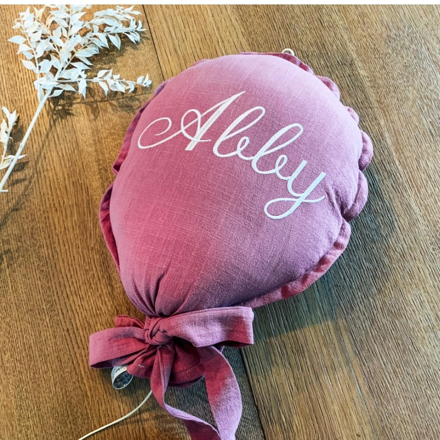 Stoffen Ballon met naam Caro B Handmade
