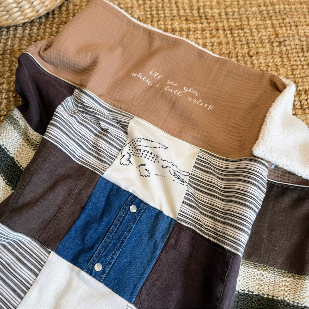 Babydeken met je babykleding - Koesterdekentje - Geborduurd met naam