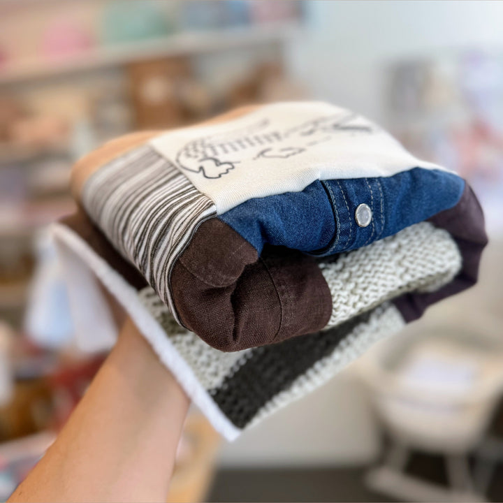 Babydeken met je babykleding - Koesterdekentje - Geborduurd met naam