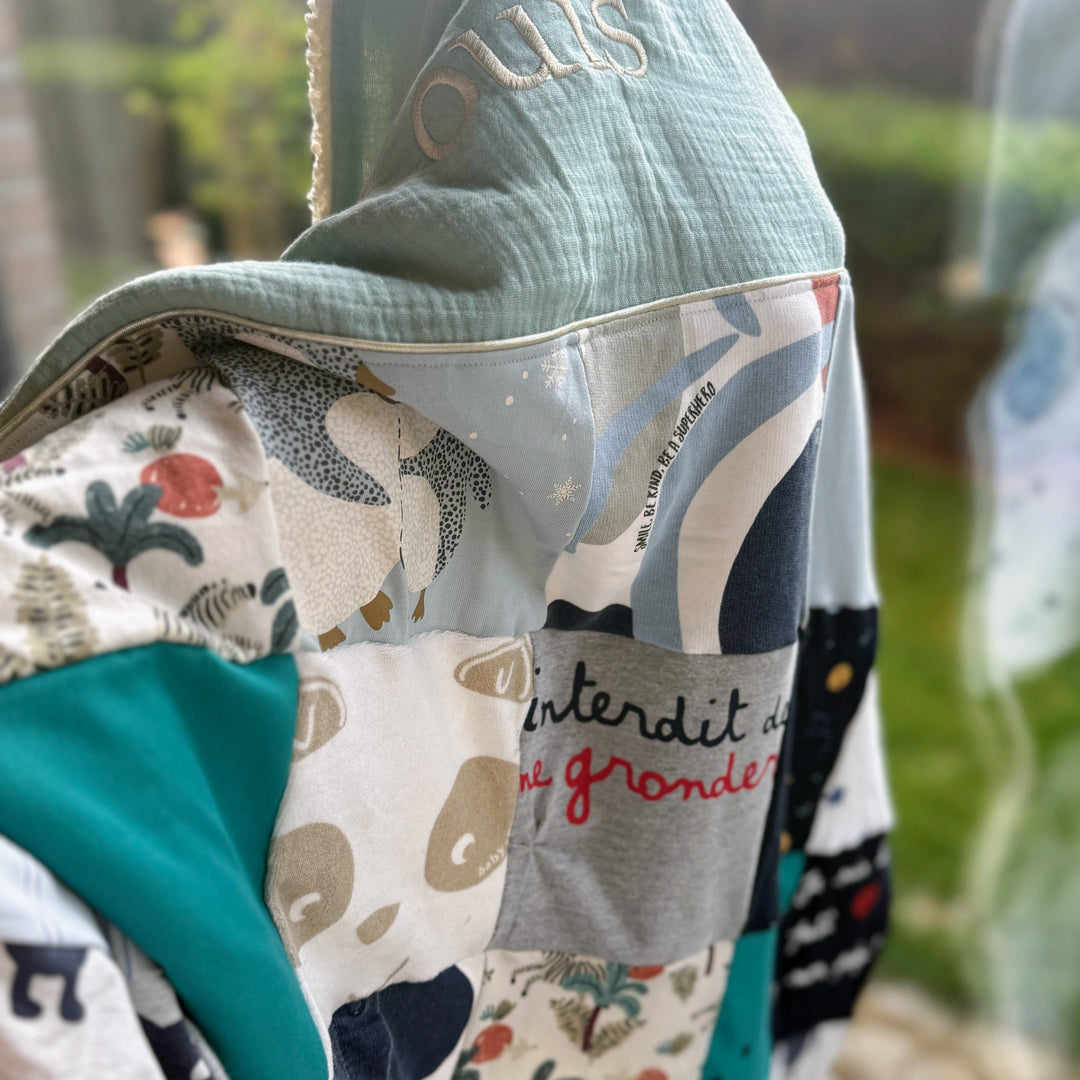 Babydeken met je babykleding - Koesterdekentje - Geborduurd met naam