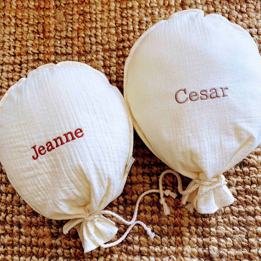 Jollein - ballon - stoffen ballon - geborduurd met naam - Jollein - winkel - babydeken - mama sweater - borduren 