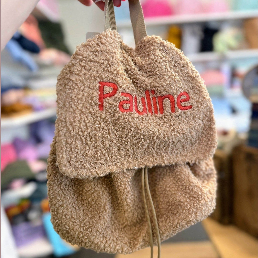 Jollein Rugzak Boucle Geborduurd met naam - Teddy - Biscuit - Caro B Handmade