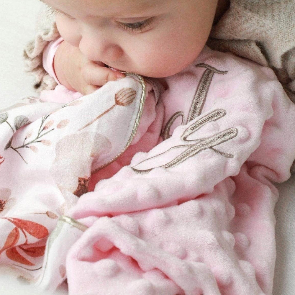 Knuffeldoek met naam - Doudou - Handgemaakt & Geborduurd - Eigen prints - Caro B Handmade