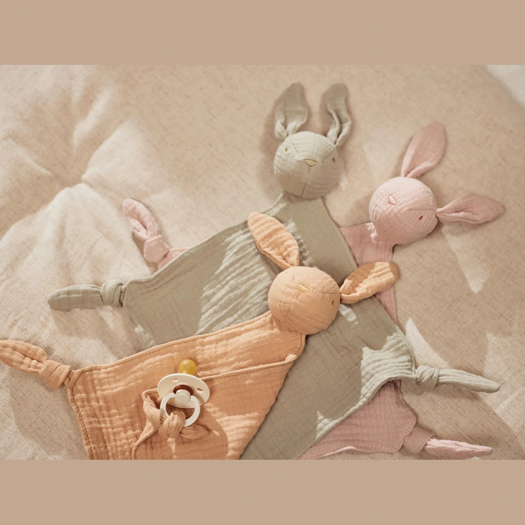 Knuffeldoek - doudou - speendoek - speendoekje - Caro B Handmade - Merchtem - Geborduurd met naam - borduren - borduurstuurstudio - Babywinkel - Babywebshop - Gepersonaliseerd met naam