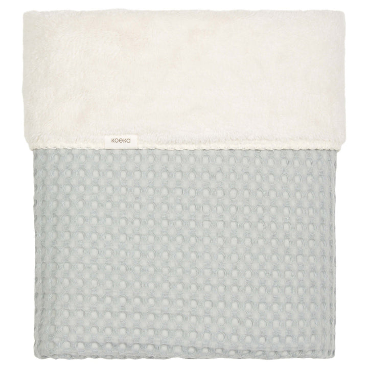 Babydeken van Koeka - ledikantdeken of wiegdeken - geborduurd met naam - kraamcadeau - geboorte - gepersonaliseerd met borduur de naam van je baby - Merchtem - babywebshop