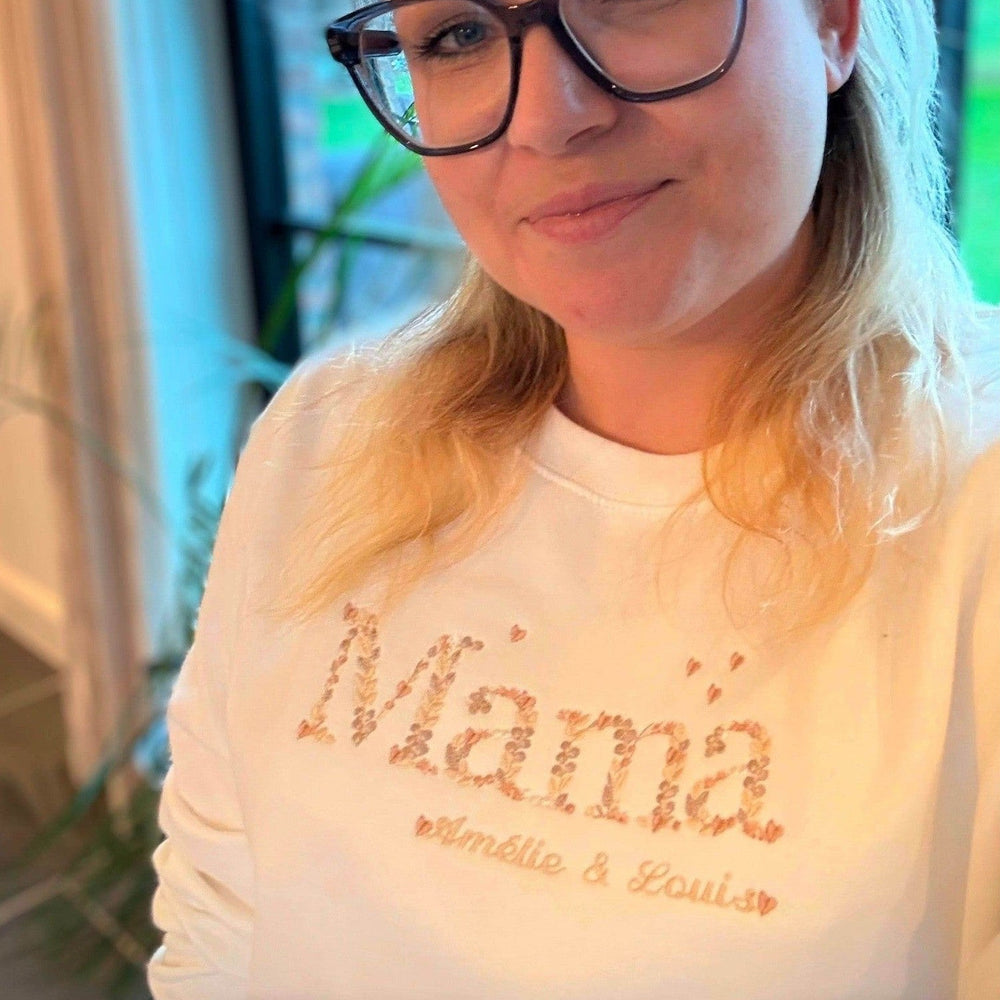 Mama sweater voor Valentijn - Hartjes - Moederdag - Geborduurd - Caro B Handmade