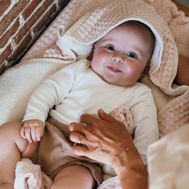 Koeka Omslagdoek Wafel/teddy Oslo met Naam - Borduren - Rosa Salt Koeka
