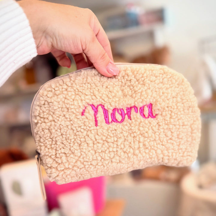 Toilettas in teddy met naam - Caro B Handmade Caro B Make It Yours