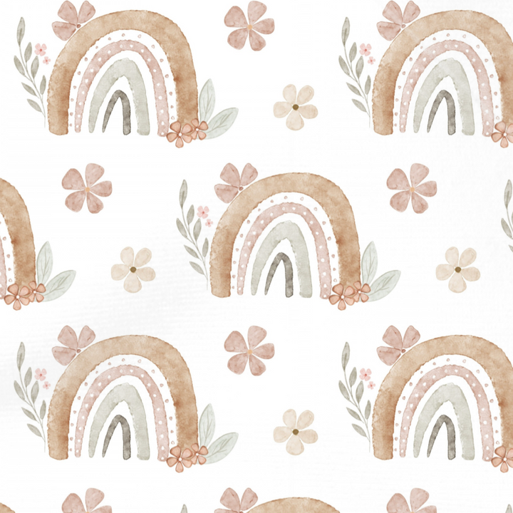 Waterverfprint met beige en grijze regenbogen, zachte bloemen en groene blaadjes op wit.