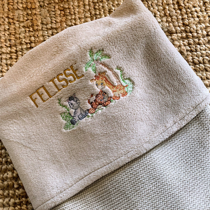 Babydekentje met geboortekaartje – jouw verhaal op zacht textiel Caro B Make It Yours