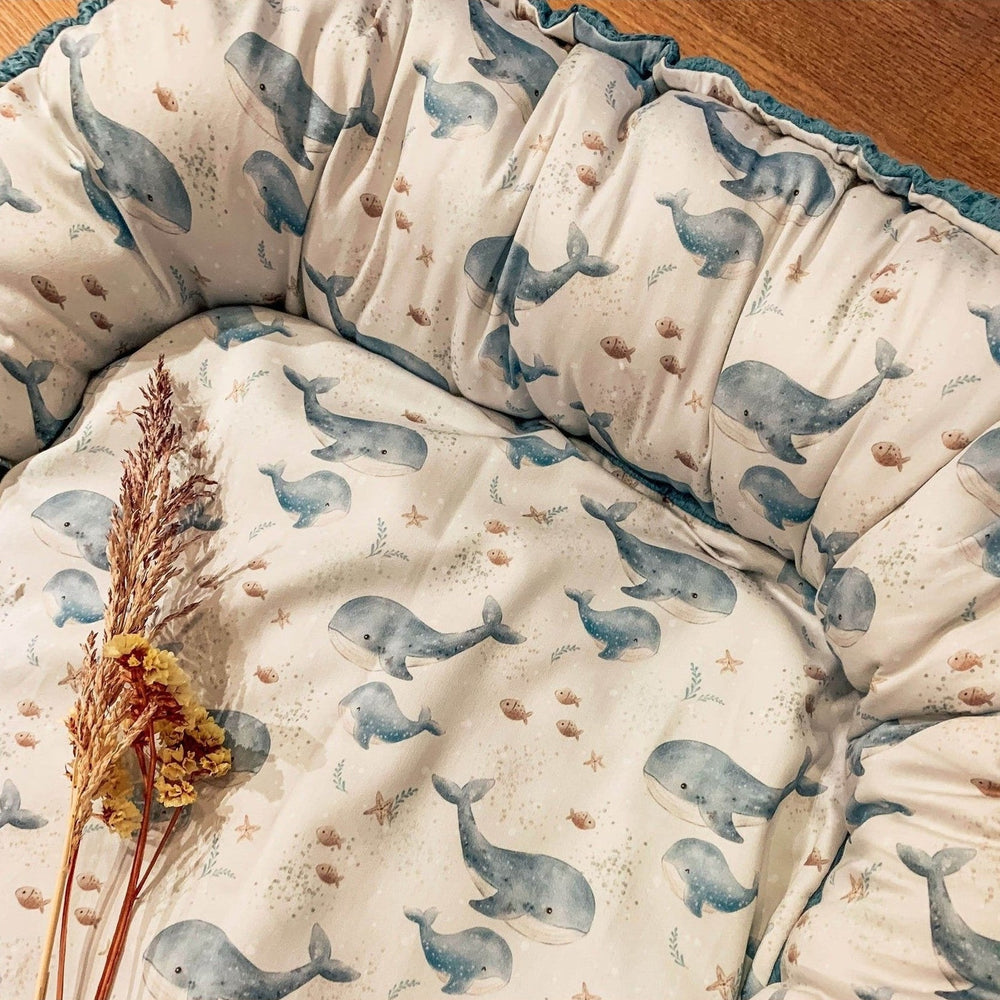 Babynest - Handgemaakte & geborduurd babynestje - Eigen prints - Caro B Handmade