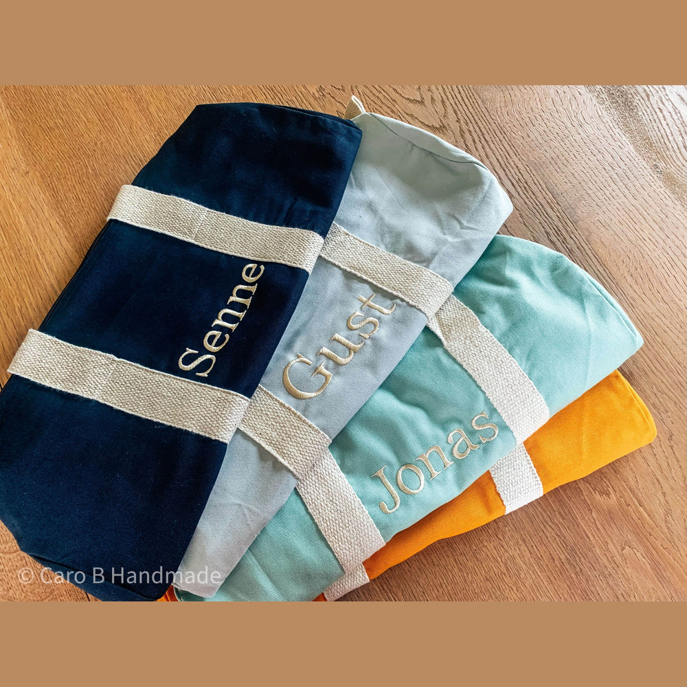 Sporttas - Reistas - Logeertas - Kinderen - Geborduurd met Naam | Oker - Caro B Handmade