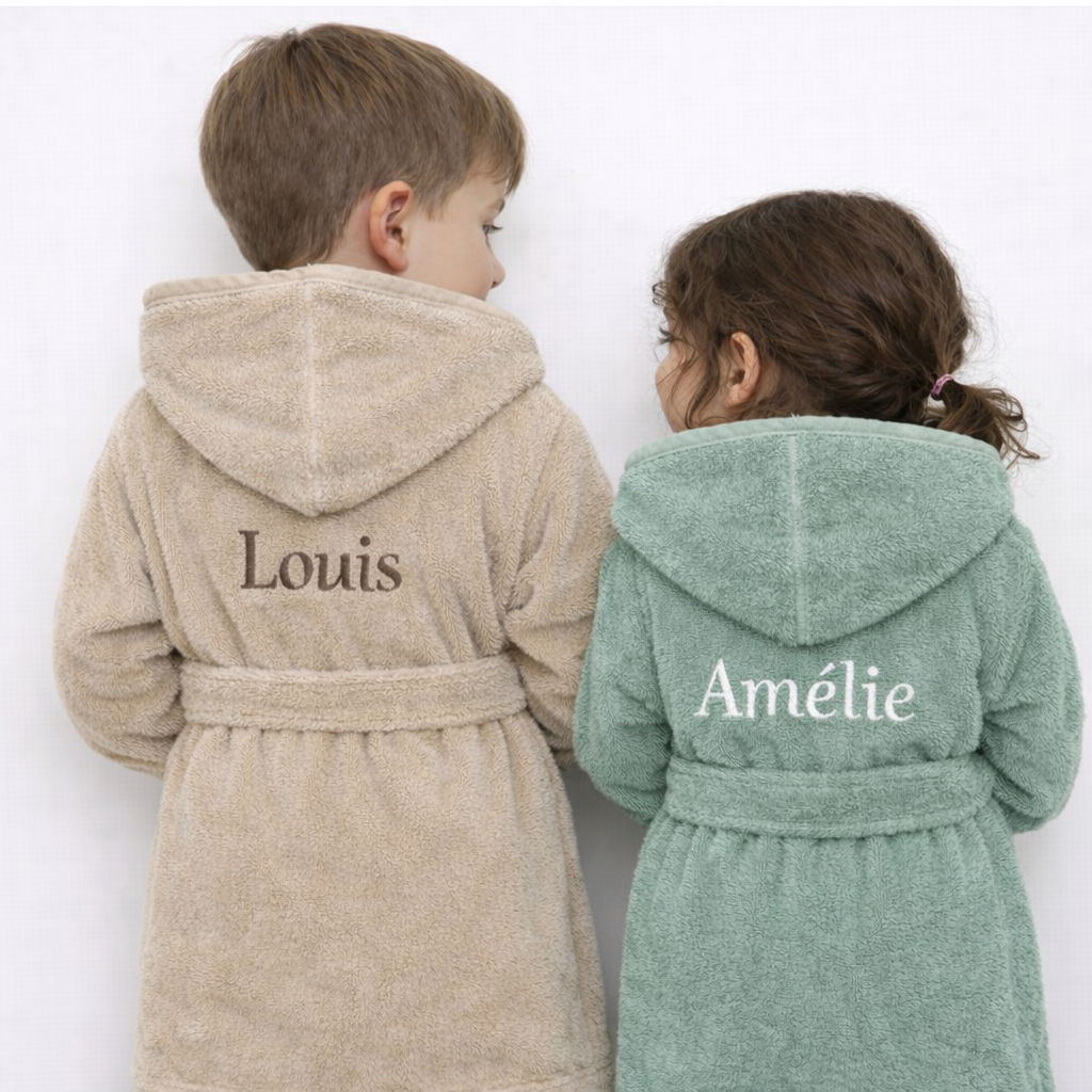 Badjas met Naam - Kids - Borduren - 4 jaar tot 10 jaar Caro B Handmade - Signature Collection