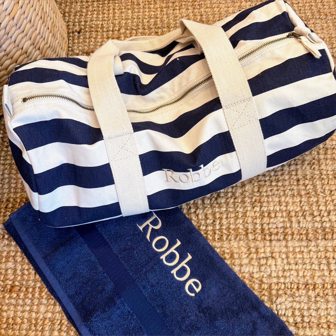 Gepersonaliseerde & gestreepte logeertas met naam – Caro B Handmade Caro B Make It Yours