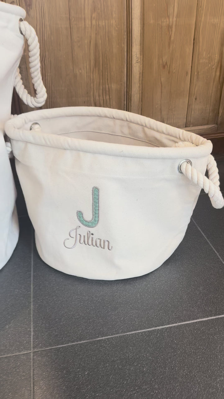 speelgoedmand met naam - opbergers - borduren - Caro B Handmade